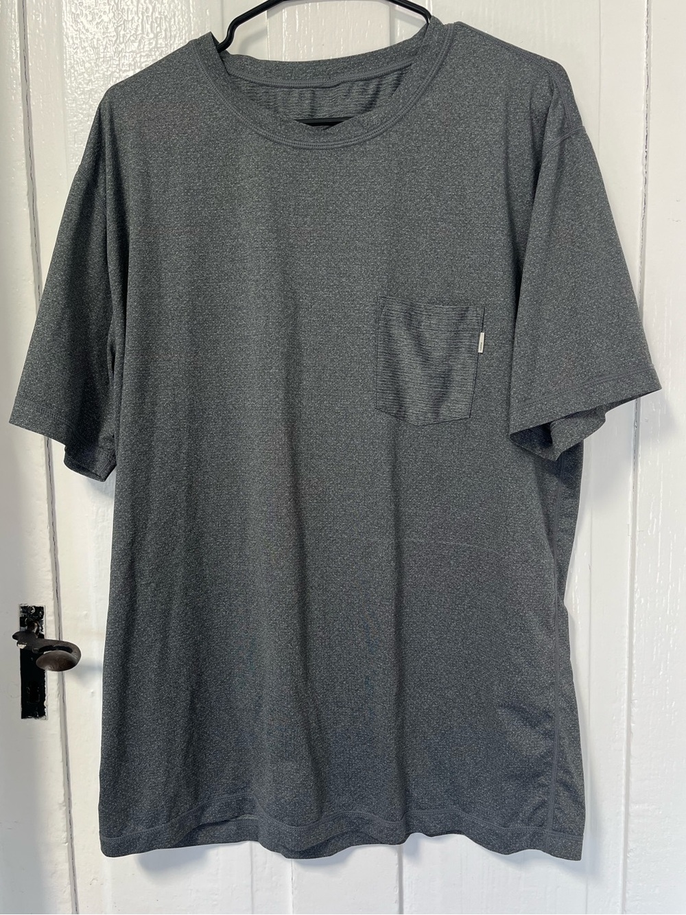 Vuori Men’s Gray Pocket Tech Crewneck T-Shirt